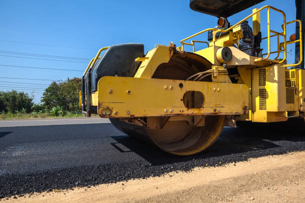 Best Driveway Paving Contractor  in St Charles, MI